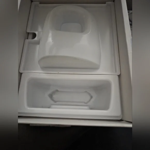 Cricut EasyPress Mini in White and Light Blue ☆ Does Not Come With Base - Picture 6 of 6